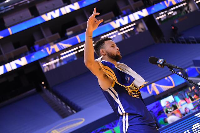 宁波男篮队史首次挺进CBA季后赛 续写篮球热土故事宁波男篮队史首次挺进CBA季后赛 续写篮球热土故事